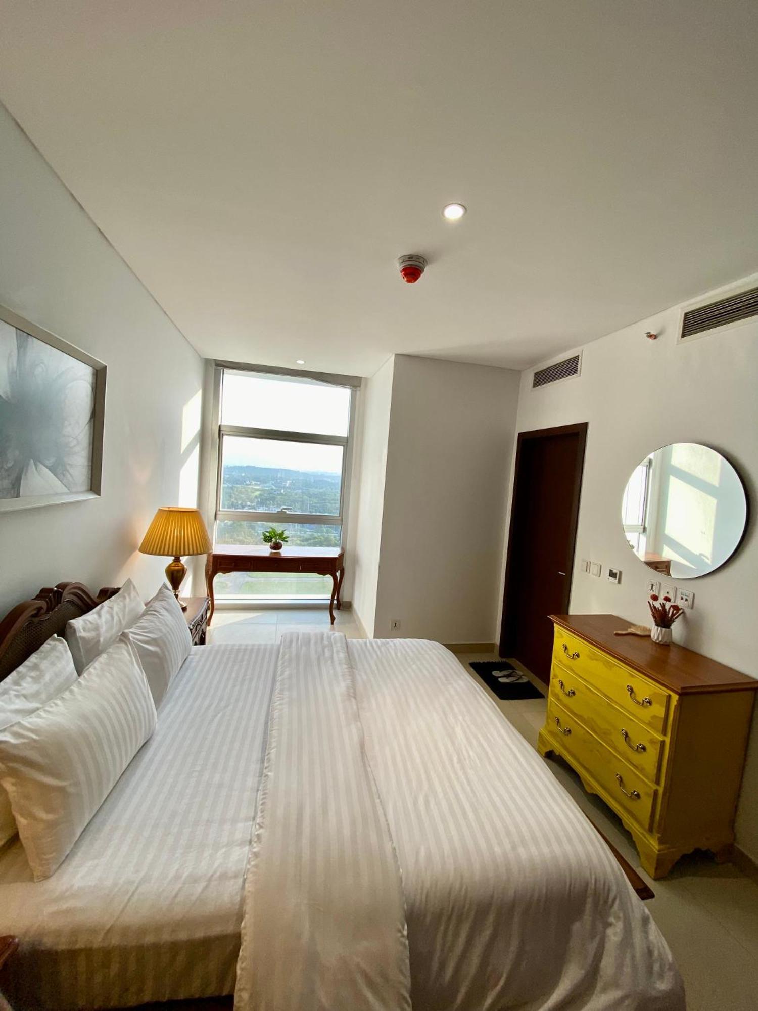 One Constitution Avenue - Apartments By Superhost Stays İslamabad Oda fotoğraf