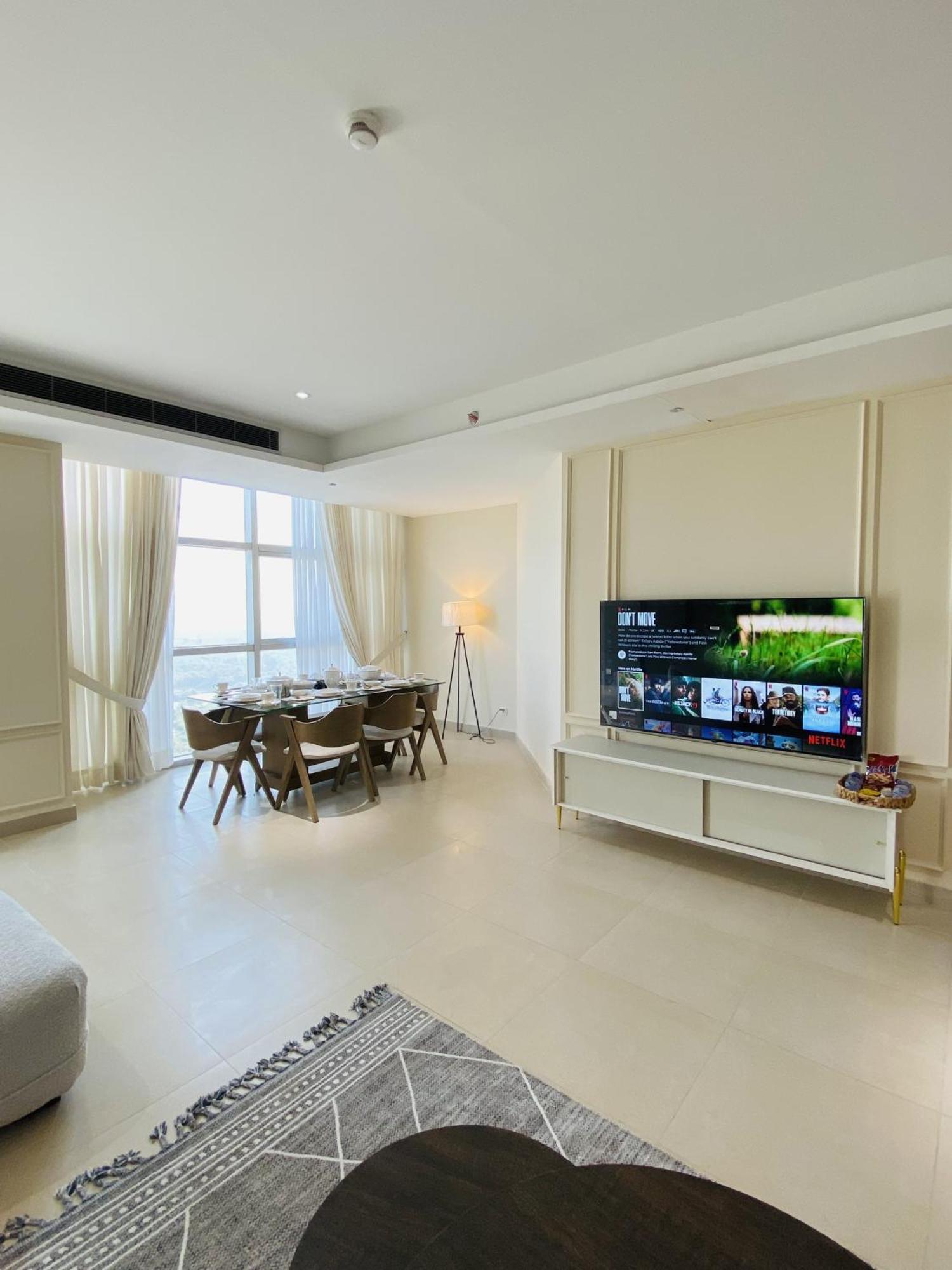 One Constitution Avenue - Apartments By Superhost Stays İslamabad Oda fotoğraf